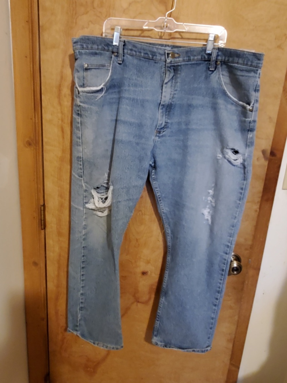 #606 Mens wrangler jeans
